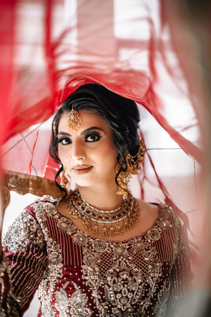 Latest Bengali Bridal Photoshoot Poses Ideas in 2024